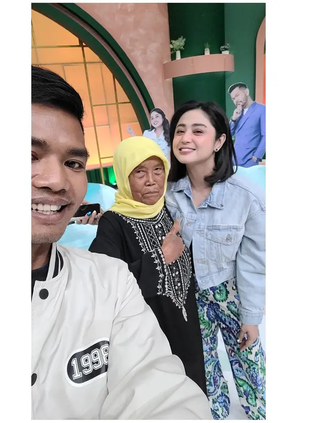 6 Potret Sultan TikToker saat Diundang ke TV, Kini Mengemis Minta Uang ke Raffi Ahmad