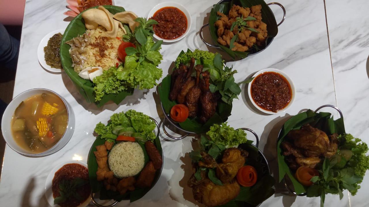 Cita Rasa Ayam Bebek Angsa Masak di Kuali, Tak Pinta Nona Dansa Empat Kali