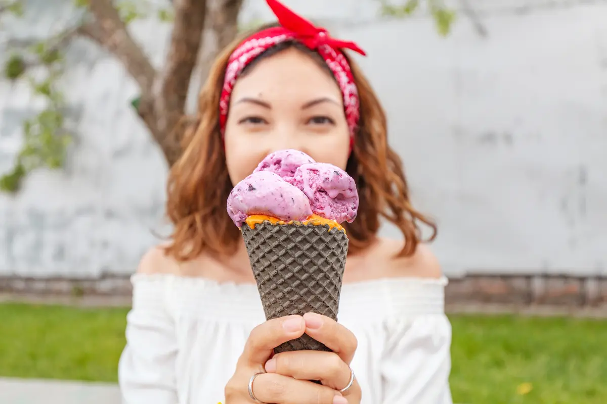 ice cream makan es krim