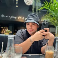 Tampak lebih tebal, bibir Ivan Gunawan juga jadi sorotan netizen. Penampakan bibir Igun justru mengundang pro dan kontra. [Foto: Instagram/ivan_gunawan]