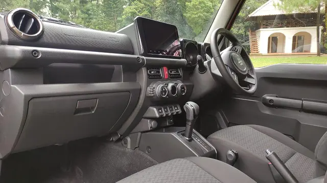 Suzuki Jimny 5 Pintu