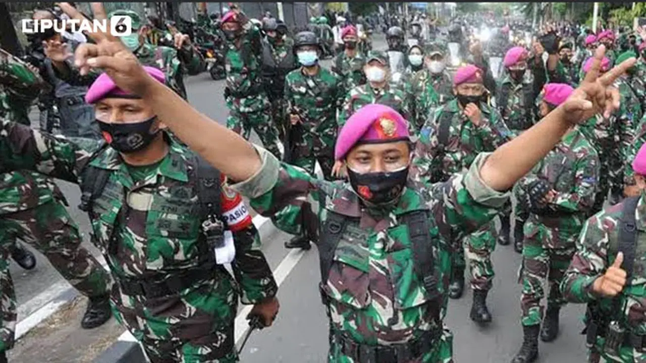Banner Infografis Pemerintah dan DPR Kebut Bahas Revisi UU TNI.