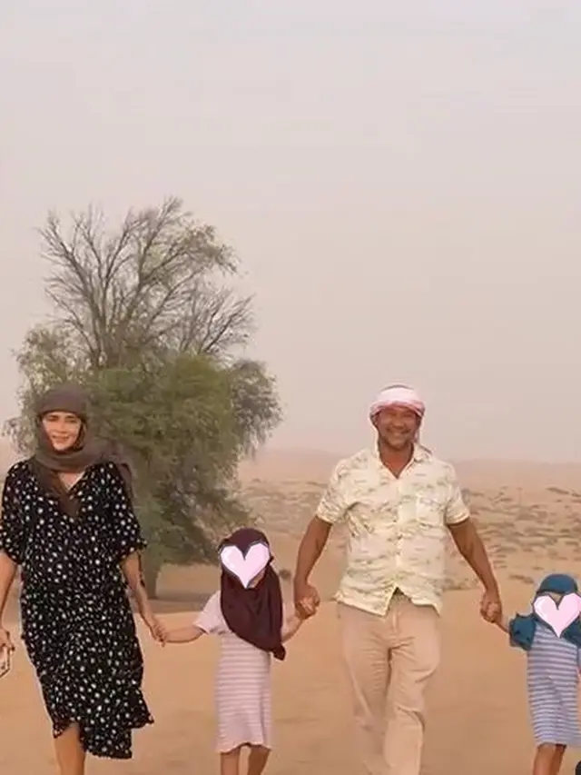 6 Potret Babymoon Yasmine Wildblood ke Timur Tengah, Penampilannya Curi Perhatian
