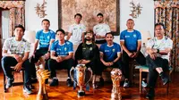 Penampakan jersey baru Persib Bandung untuk mengarungi BRI Liga 1 2024/2025. (Bola.com/Dok Persib Bandung)