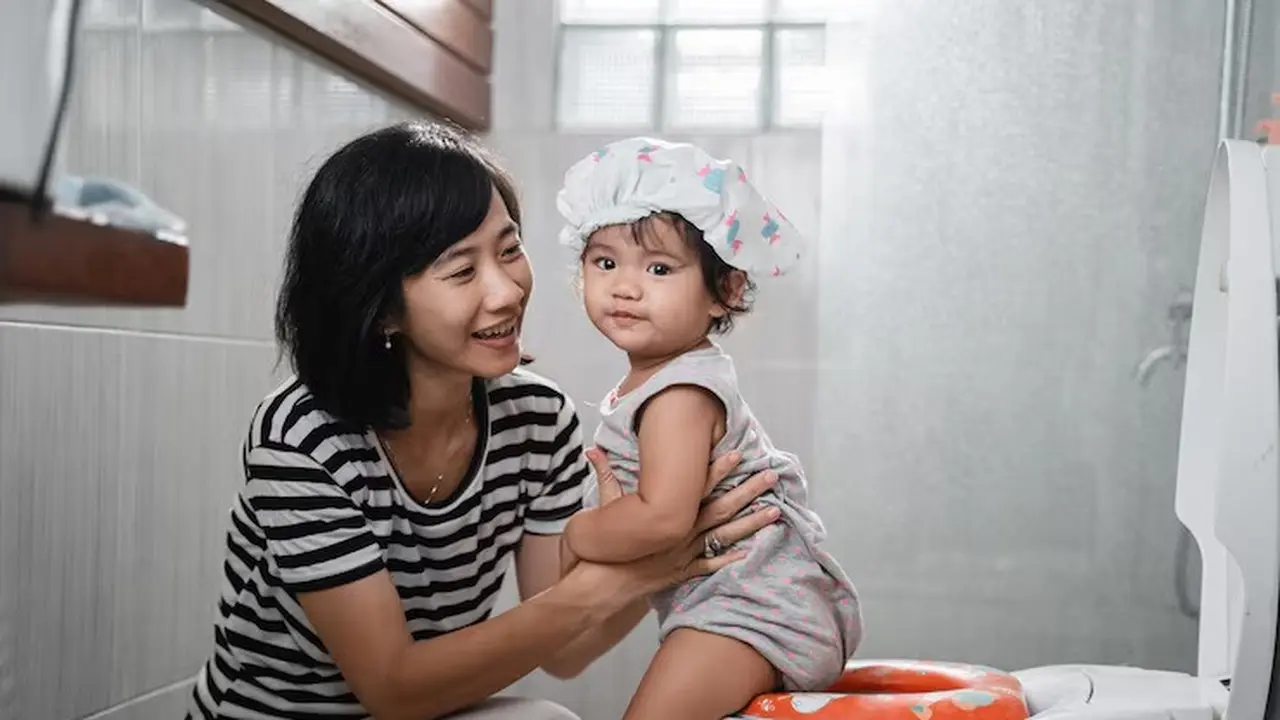 Berikan contoh cara menggunakan toilet