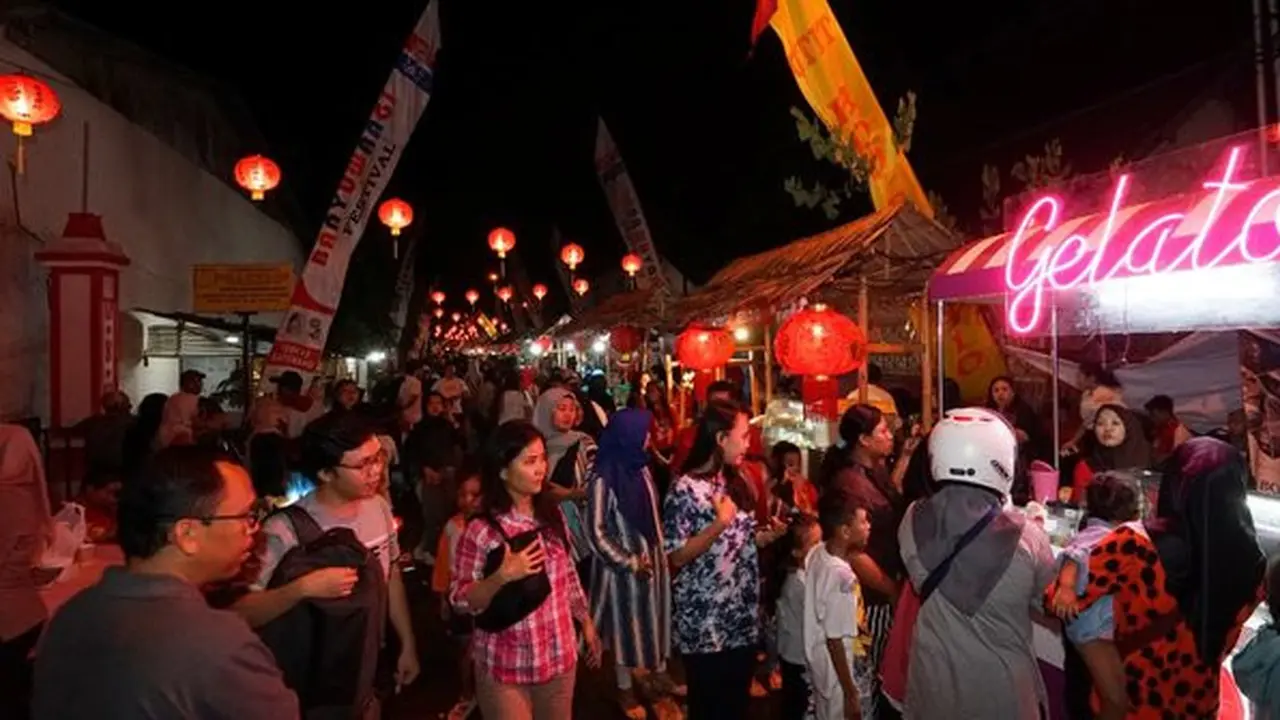 Buka Setiap Jumat, Pecinan Street Food Banyuwangi Sediakan Makanan Halal