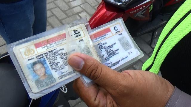 Sim Palsu Buatan Pemuda Ini Terbongkar Saat Razia Regional Liputan6 Com