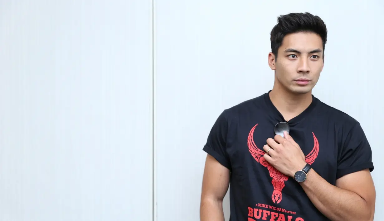 Kini pria yang kariernya mulai menonjol sejak menjadi double stunt Lee Hong Ki di film The Maze Runner itu ikut terlibat di film Buffalo Boys garapan sutradara Mike Wiluan. (Adrian Putra/Bintang.com)