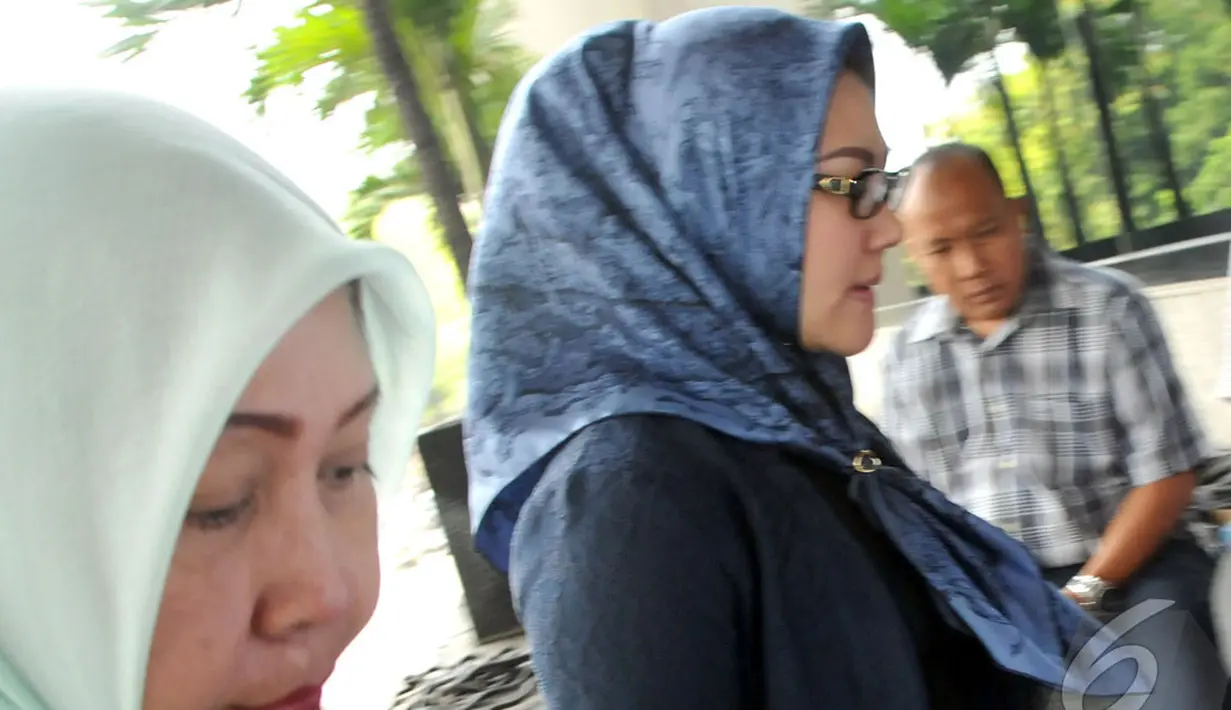 Andiara yang belum lama dilantik sebagai anggota DPD RI periode 2014-2019 diperiksa sebagai saksi terkait kasus dugaan korupsi pengadaan alat kesehatan di Banten yang menjerat Ratu Atut, Jakarta, Rabu (15/10/2014) (Liputan6.com/Miftahul Hayat)