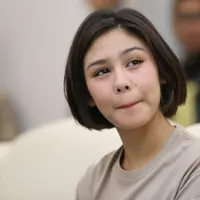 Pemain Dilan 1991 berkunjung kerumah Dinas Ridwan Kamil (Adrian Putra/Fimela.com)