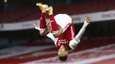 Pierre-Emerick Aubameyang - Bomber Arsenal ini tak perlu lagi diragukan dalam urusan membobol gawang lawan. Direkrut dengan mahar sebesar 63,75 juta euro atau Rp1,07 triliun, Aubameyang telah menyumbang 88 gol serta 20 assist. (Foto: AP/Catherine Ivill)