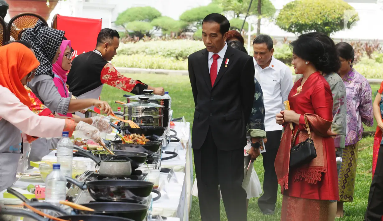 Sumringah, Jokowi Cicipi Makanan Para Jawara LMIN 2017