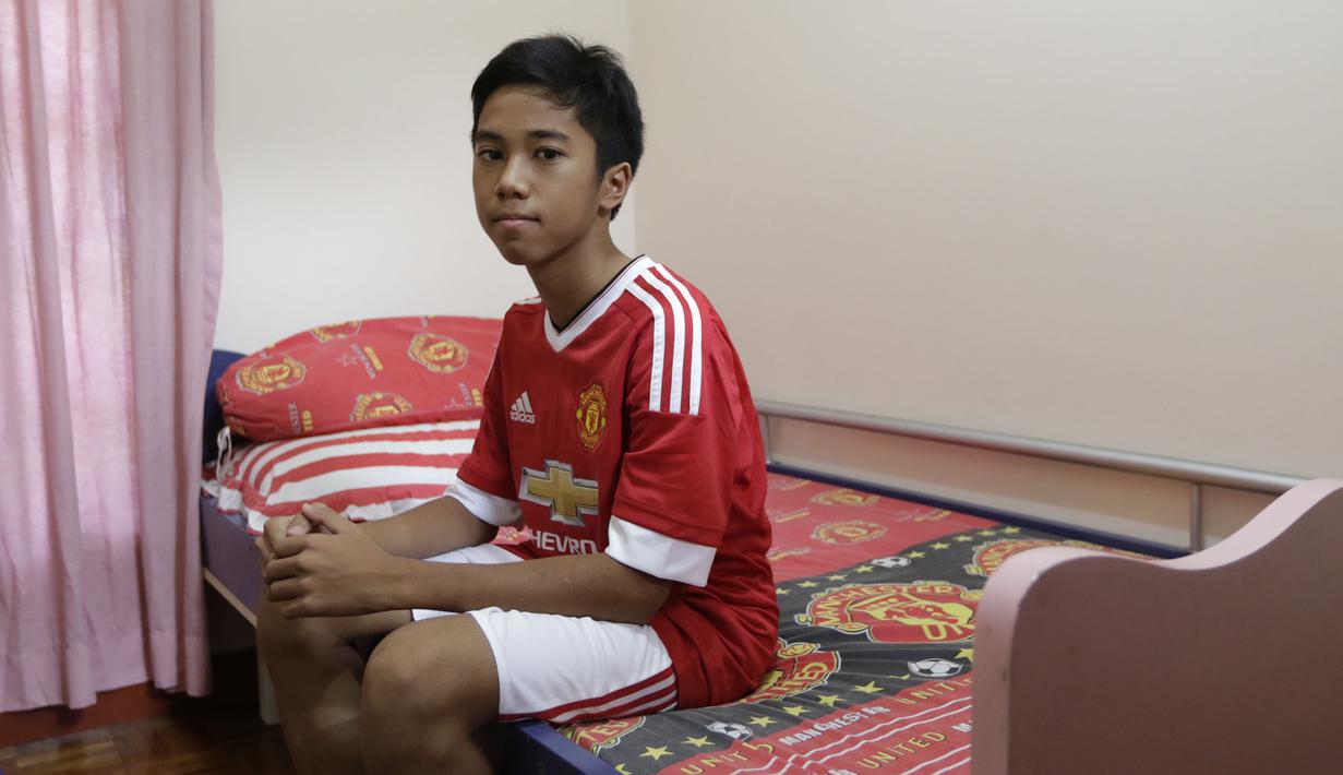 Ibrahim Zikri berkesempatan unjuk gigi di hadapan para pemadu bakat Manchester United dalam kegiatan bertajuk Manchester United Soccer School World Skills Final 2015. (Bola.com/Vitalis Yogi Trisna)
