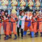 Momoiro Clover Z telah merekam edisi bahasa Inggris untuk lagu 'Z' no Chikai yang menjadi soundtrack anime Dragon Ball Z: Resurrection 'F'.