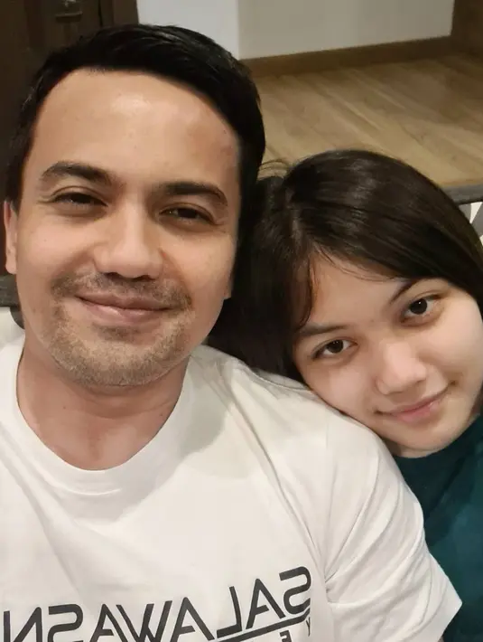 Mewarisi wajah rupawan Sahrul dan Indri, kecantikan Raihana pun banyak dipuji para netter. (Instagram/sahrulgunawanofficial)