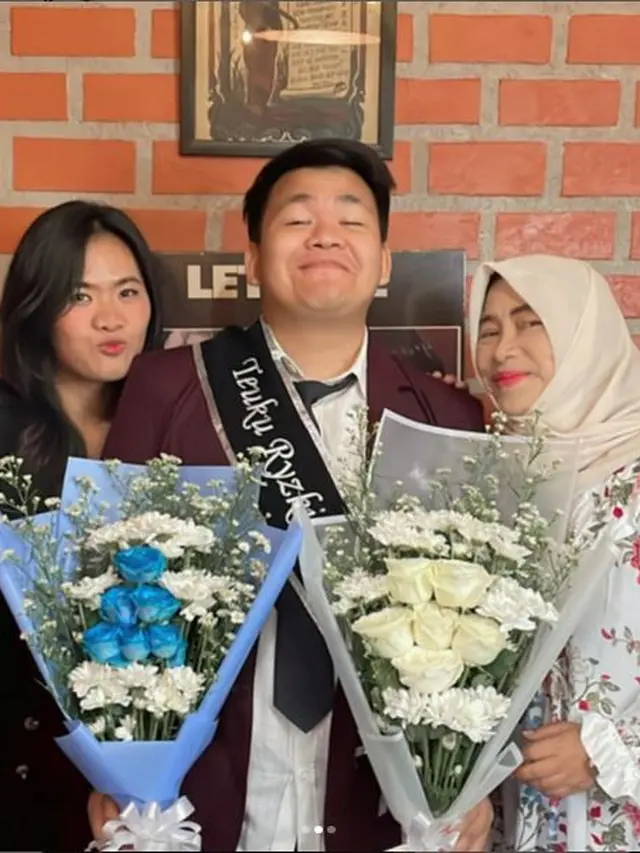 6 Potret Kiki Eks CJR Lulus Sidang Skripsi, Raih Gelar Sarjana Ekonomi