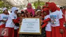 Mensos Khofifah Indar Parawansa luncurkan Telepon Pelayanan Sosial Anak (TePSA) di Panti Sosial Marsudi Putra Handayani, Bambu Apus, Jakarta, Kamis (6/8/2015). TePSA diluncurkan dalam rangka memperingati Hari Anak Nasional 2015. (Liputan6.com/Yoppy)