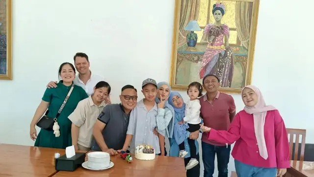 6 Potret Kegiatan Gracia Indri Pulang ke Indonesia, Baby Bump Curi Perhatian