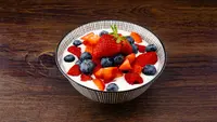 8 Manfaat Greek Yogurt untuk Kesehatan Tubuh dan Mental, Tinggi Kandungan Protein