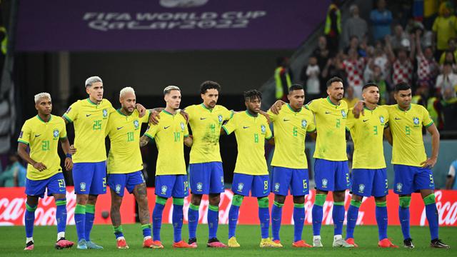 Foto: Lagi, Aksi Brilian Kiper Kroasia Dominik Livakovic Bikin Brasil Tersingkir di Perempatfinal Piala Dunia 2022