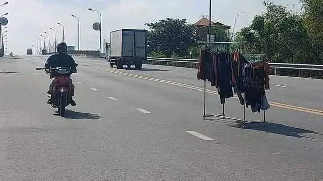 10 Potret Kocak Orang Jemur Pakaian, Ada yang di Kandang Macan