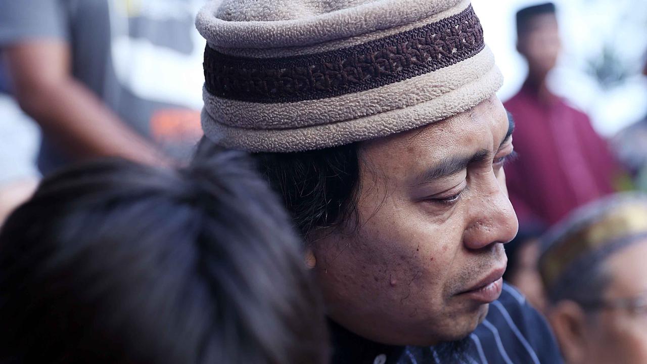 [Bintang] Komeng Berduka