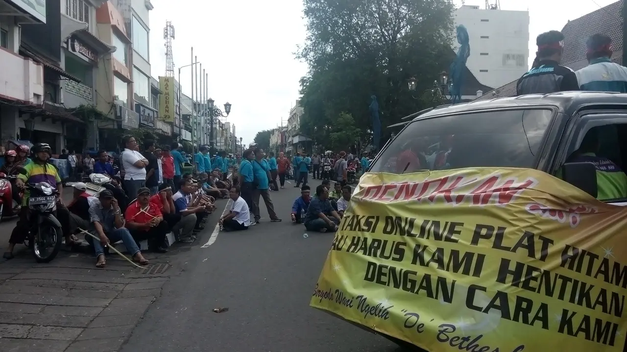 Ratusan Sopir Taksi Demo Lagi, Jalan Malioboro Nyaris Lumpuh