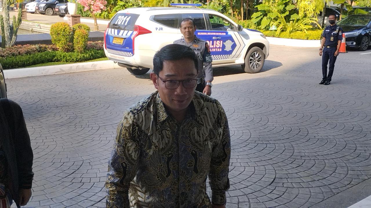 Gubernur Jawa Barat Ridwan Kamil tiba di Balai Kota DKI Jakarta, Selasa (20/12/2022)