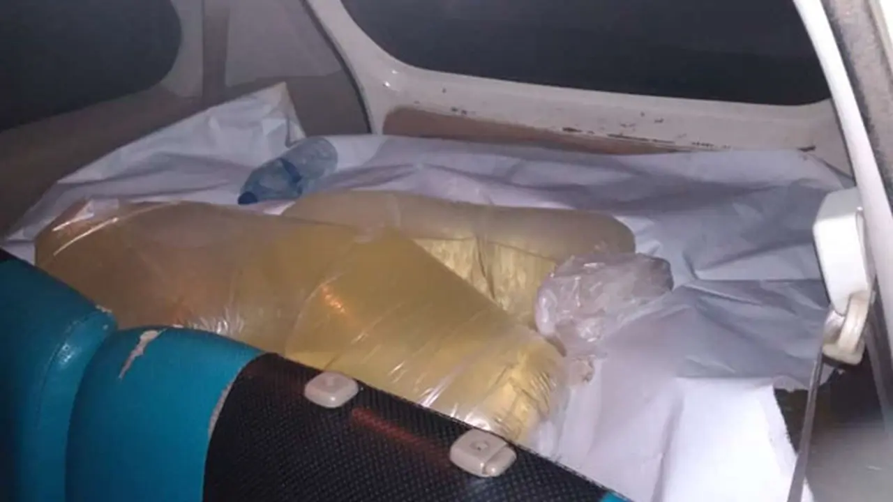 Pengemudi, pemilik beserta barang bukti miras kemudian diamankan di Mapolres Bolmong.