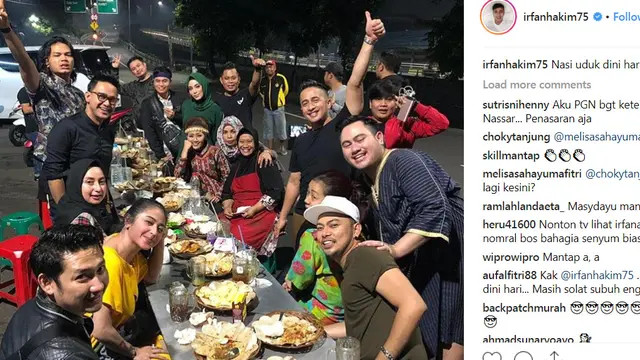 Juri D'Academy 4 makan nasi uduk di pinggir jalan (Instagram/ @irfanhakim75/ https://www.instagram.com/p/BqqAw_oHrBn/?utm_source=ig_embed)