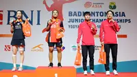 Pebulu tangkis tunggal putri Indonesia Mutiara Ayu Puspitasari meraih gelar juara Badminton Asia Junior Championships 2023. Dia mengalahkan&nbsp;Kim Min Ji dari Korea Selatan 21-11 dan 21-17 pada laga final di&nbsp;GOR Amongraga, Yogyakarta, Minggu (16/7) petang WIB. (foto: PBSI)
&nbsp;
&nbsp;
