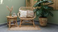 7 Kombinasi Furnitur dan Tanaman untuk Bikin Teras Kecil Jadi Cozy, Inspirasi Santai ala Kafe di Rumah (Foto: Gemini AI)