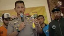 Kapolres Jakarta Selatan Kombes Mardiaz Kusin memberi keterangan saat menunjukkan barang bukti terkait kasus narkoba yang menjerat Fachri Albar di Polres Jakarta Selatan, Rabu (14/2). (Liputan6.com/Faizal Fanani)