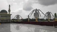 Proyek payung elektrik Masjid An-Nur Pekanbaru bernilai Rp42 miliar yang gagal dibangun oleh kontraktor. (Liputan6.com/M Syukur)