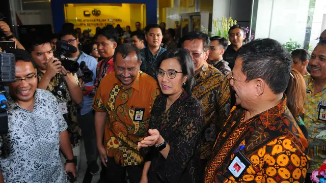 Sri Mulyani Cek Proses Laporan SPT di Kantor Pajak