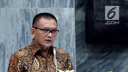 Sekjen DPP Golkar Lodewijk Freidrich Paulus memberikan sambutan mewakili Ketua umum Airlangga dalam acara Seminar dan Lokakarya bertajuk Kartini di Era Digital: Perempuan, Inovasi, dan Teknologi di Jakarta, Rabu (25/4). (Liputan6.com/Johan Tallo)