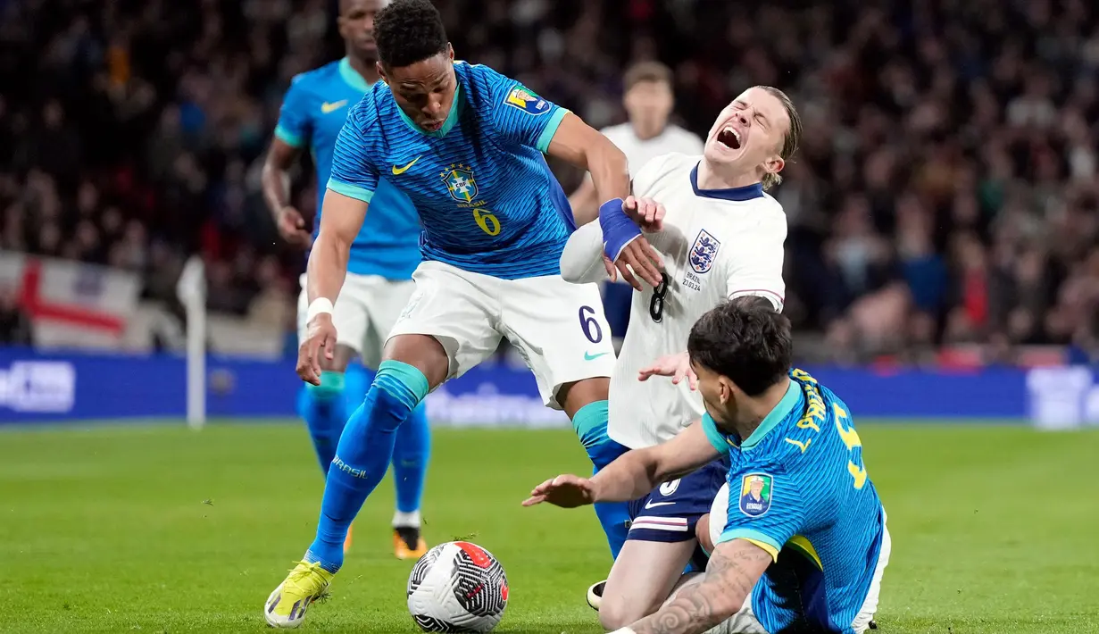 Gol Endrick di menit ke-80 memecah kebuntuan. Brasil pun pulang dengan kemenangan 1-0 atas Inggris. (AP Photo/Alastair Grant)