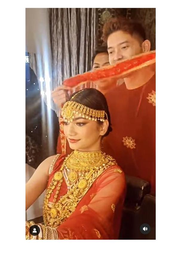 7 Gaya Pemotretan Ratu Sofya dengan Busana India, Banjir Pujian