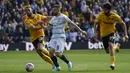 <p>Wolverhampton Wanderers baru mendapat peluang paling matang di laga ini pada menit 27. Gelandang Mario Lemina melepaskan tendangan jarak jauh yang susah payah diblok pemain belakang Chelsea Wesley Fofana. (AP Photo/Rui Vieira)</p>