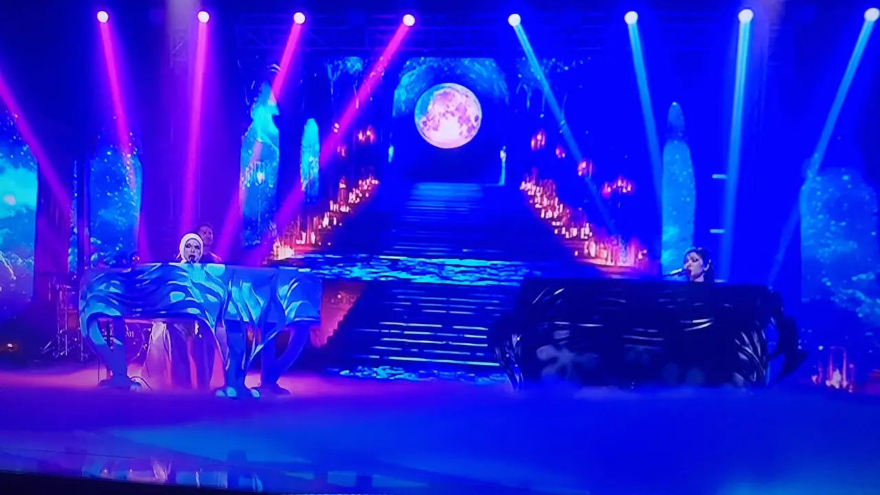 Kolaborasi Dahsyat Isyana Sarasvati - Putri Ariani di HUT Indosiar ke-31. (Indosiar)