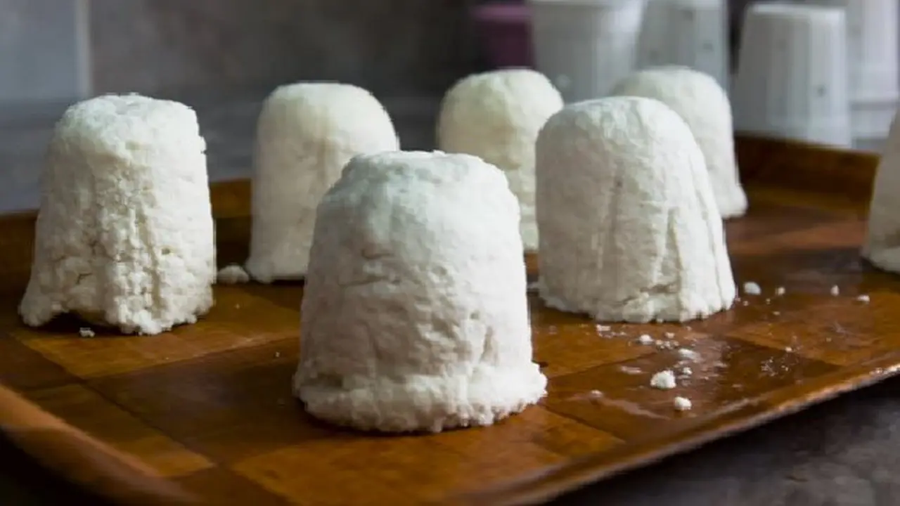 Seorang peternak di Serbia berhasil membuat keju jenis baru yang dijual dengan sangat mahal.