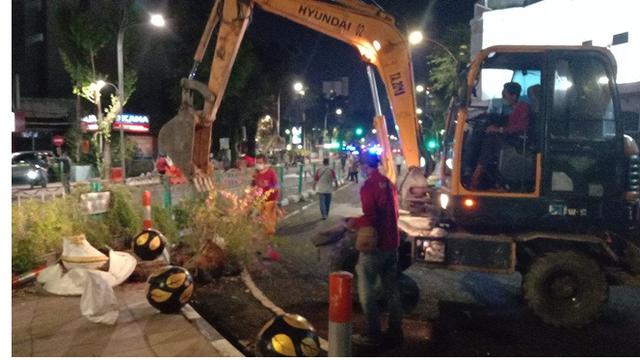 6 Potret Tri Rismaharini Pantau Pembenahan Fasilitas Umum Usai Demo, Sempat Geram