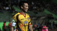 Kapten Mitra Kukar, Bayu Pradana, menganggap kekalahan dari Arema sebagai ujian mental. (Bola.com/Ronald Seger Prabowo)