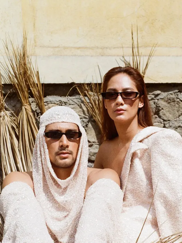 Berkonsep Unik, Ini 7 Gaya Pemotretan Tara Basro dan Daniel Adnan