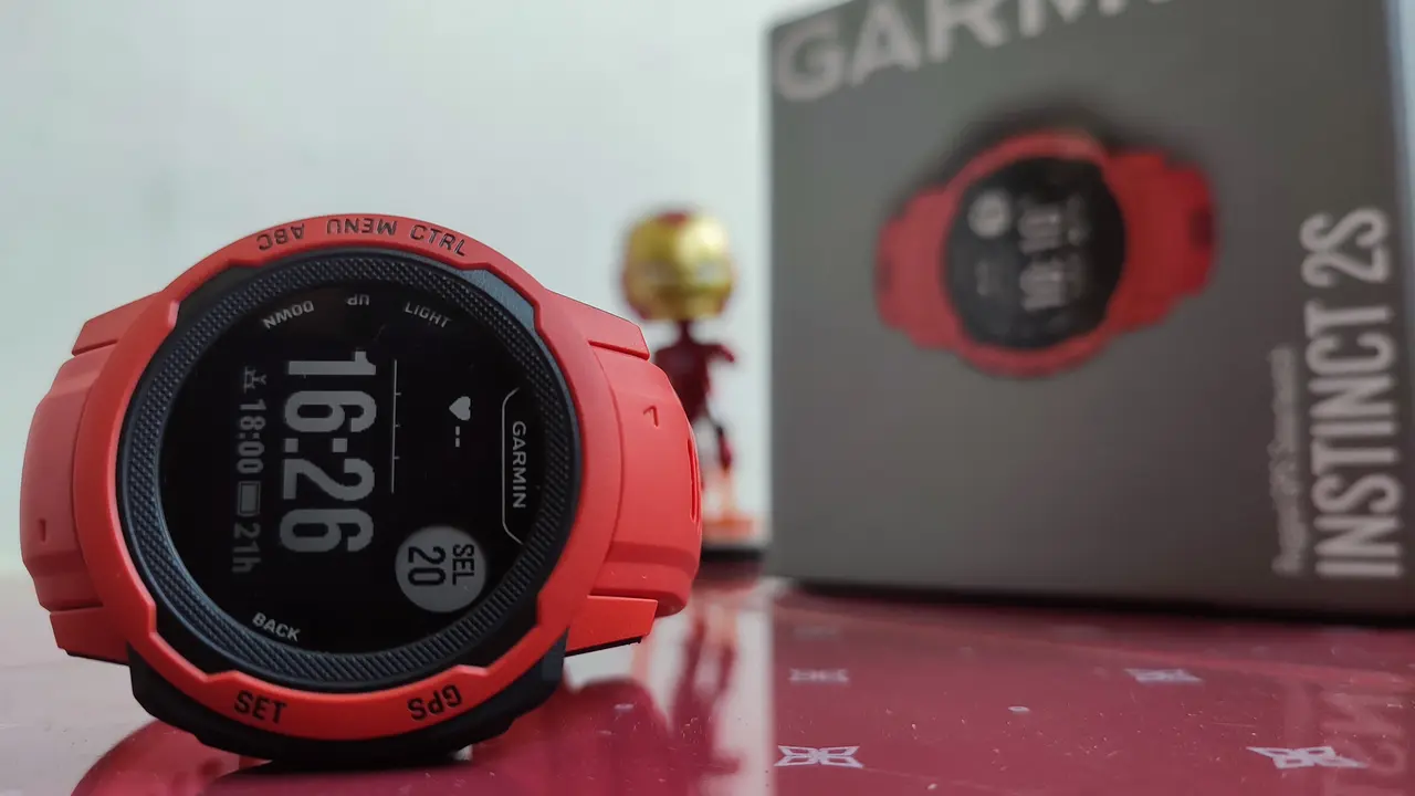 Garmin Instinct 2S (Liputan6.com/Giovani Dio Prasasti)