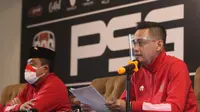 Manajer PSG Pati, Doni Setiabudi (kanan) dan Owner PSG Pati, Saiful Arifin pada launching PSG Pati di The Safin Hotel Pati, Sabtu (26/12/2020).