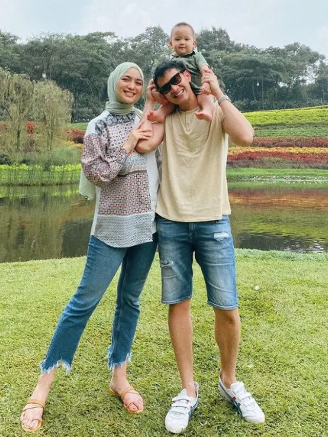 Citra Kirana kenakan jeans (Instagram/citra_ciki)