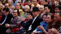 Founder Ciputra Group, Ir. Ciputra bersama Presiden Ke-5 Megawati Soekarno Putri saat peluncuran buku sekaligus merayakan Ulang Tahun berdirinya Ciputra Grup yang ke 36 Tahun, di Jakarta, Rabu (29/11). (Liputan6.com/JohanTallo)