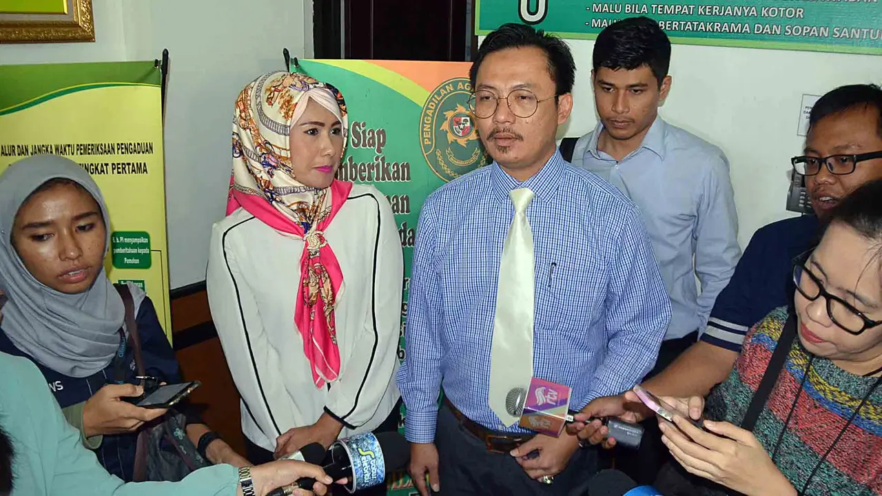[Bintang] Sidang Cerai Donny Kesuma