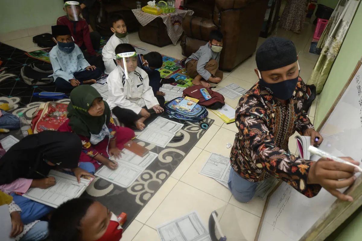FOTO: Belajar Kelompok di Tengah Pandemi COVID-19